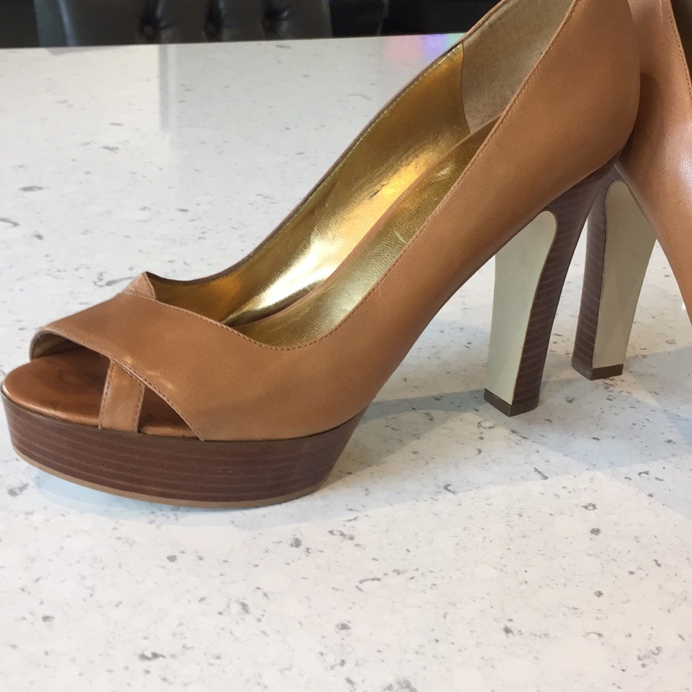 Marc Fisher Platform Open Toe Tan Heel Size 8.5 - image 3
